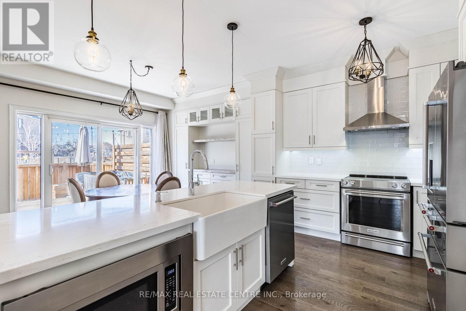 17 Prairie Creek Crescent, Brampton, Ontario  L6Y 6C9 - Photo 6 - W12201040