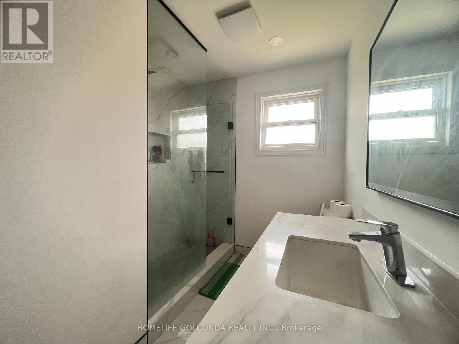 Upper - 5404 Heritage Hills Boulevard, Mississauga, Ontario  L5R 2J4 - Photo 17 - W12201072
