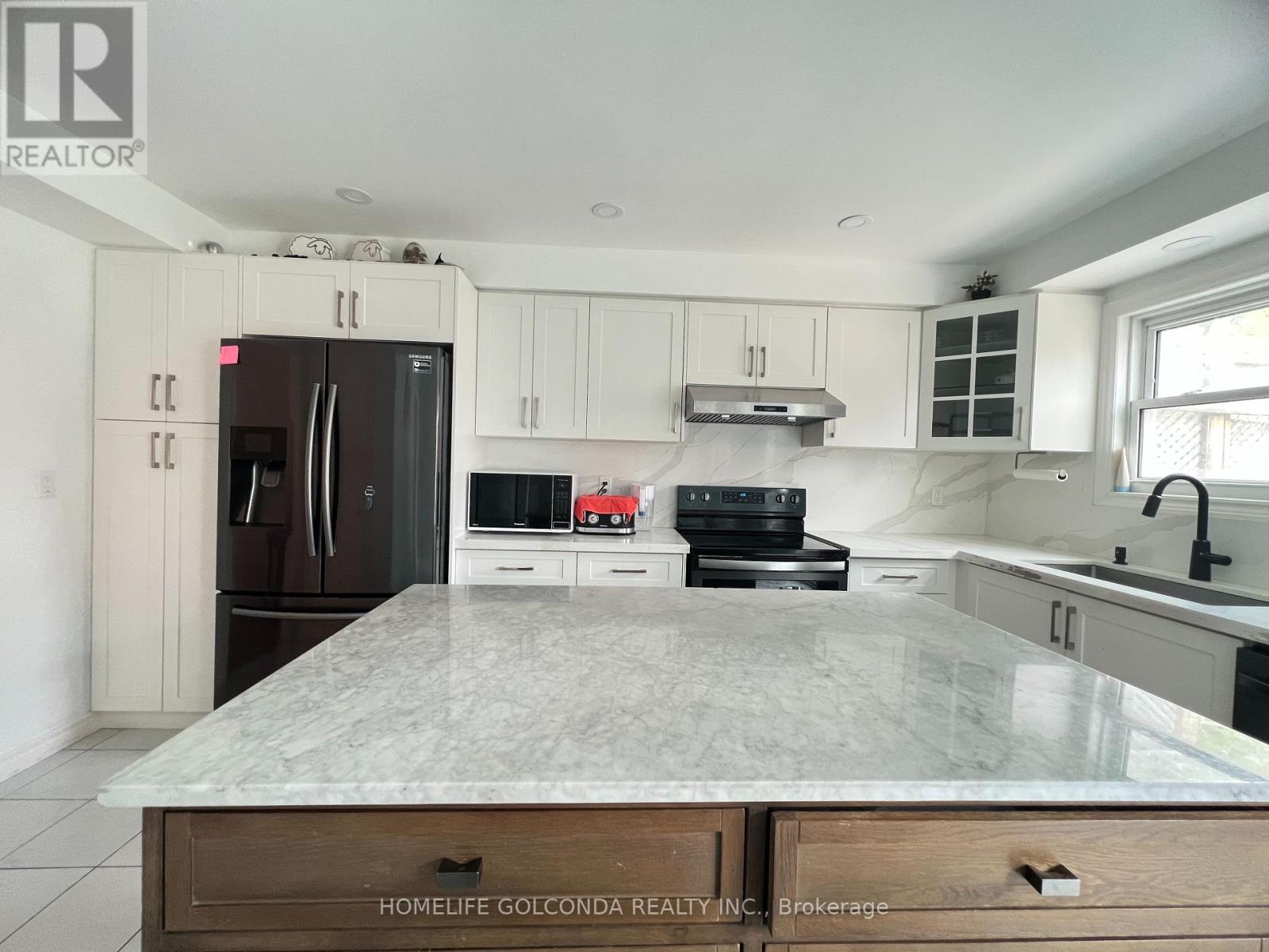 Upper - 5404 Heritage Hills Boulevard, Mississauga, Ontario  L5R 2J4 - Photo 5 - W12201072