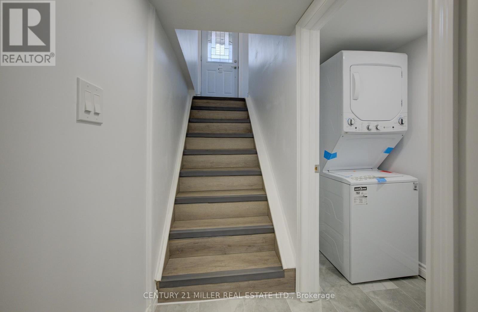 196 Queensdale Avenue E, Hamilton, Ontario  L9A 1K9 - Photo 17 - X12201058