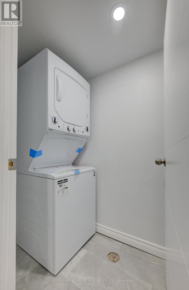 196 Queensdale Avenue E, Hamilton, Ontario  L9A 1K9 - Photo 18 - X12201058