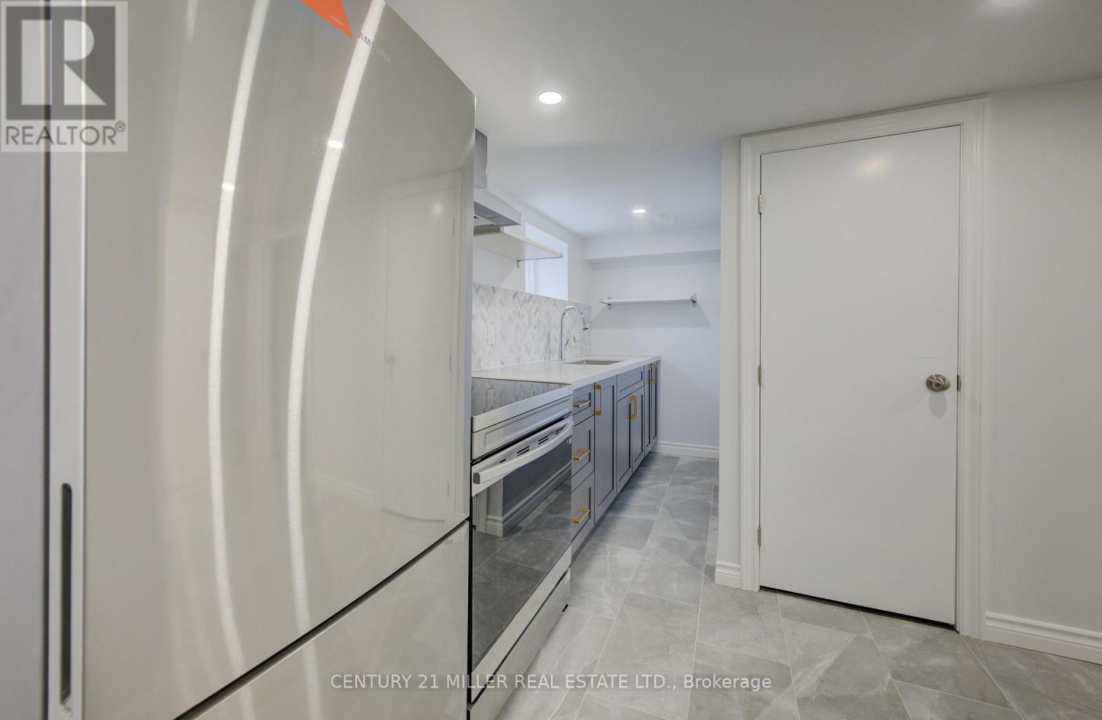 196 Queensdale Avenue E, Hamilton, Ontario  L9A 1K9 - Photo 20 - X12201058