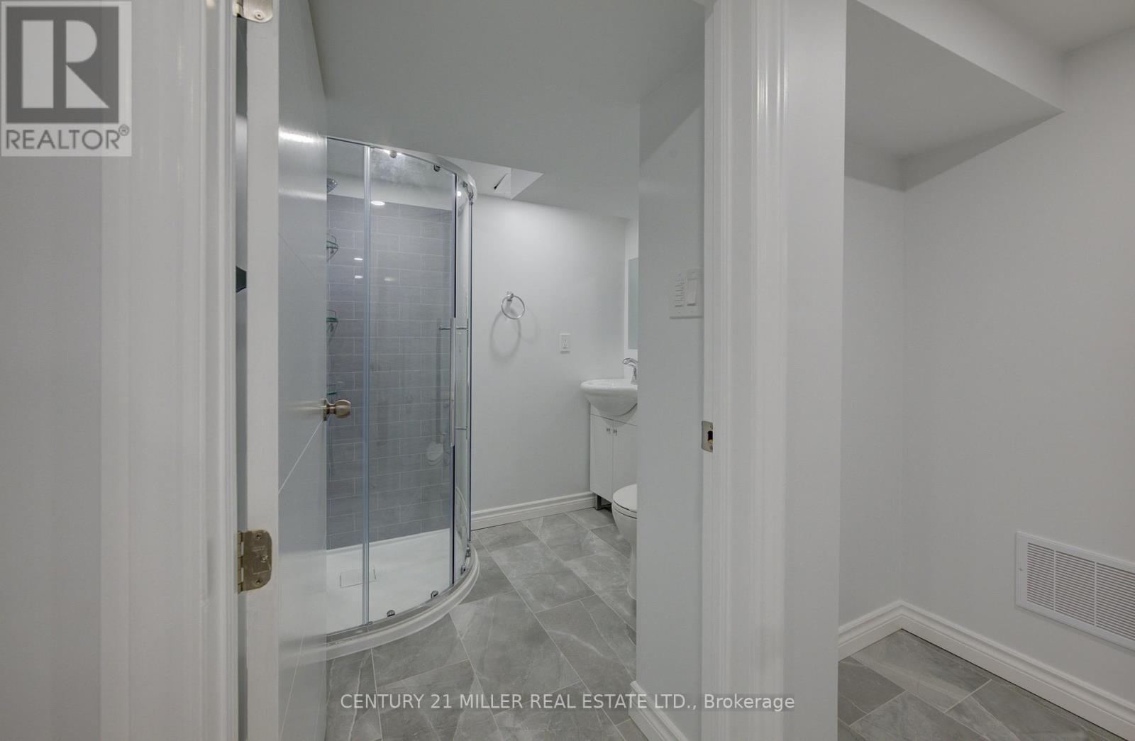 196 Queensdale Avenue E, Hamilton, Ontario  L9A 1K9 - Photo 24 - X12201058