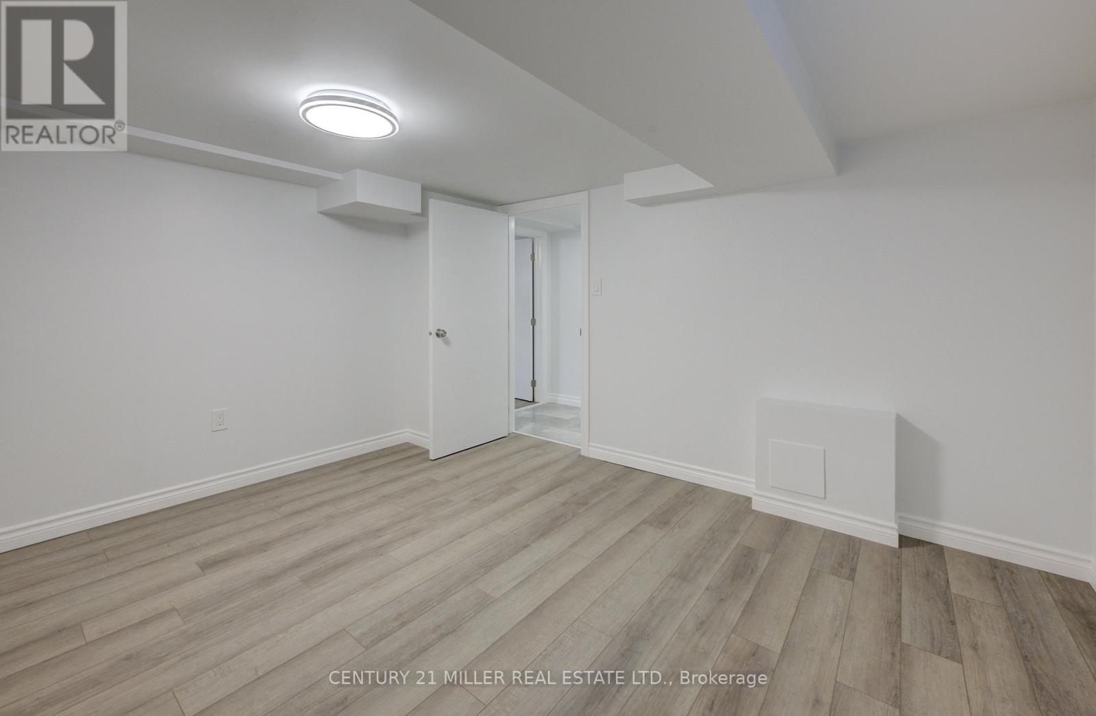 196 Queensdale Avenue E, Hamilton, Ontario  L9A 1K9 - Photo 27 - X12201058