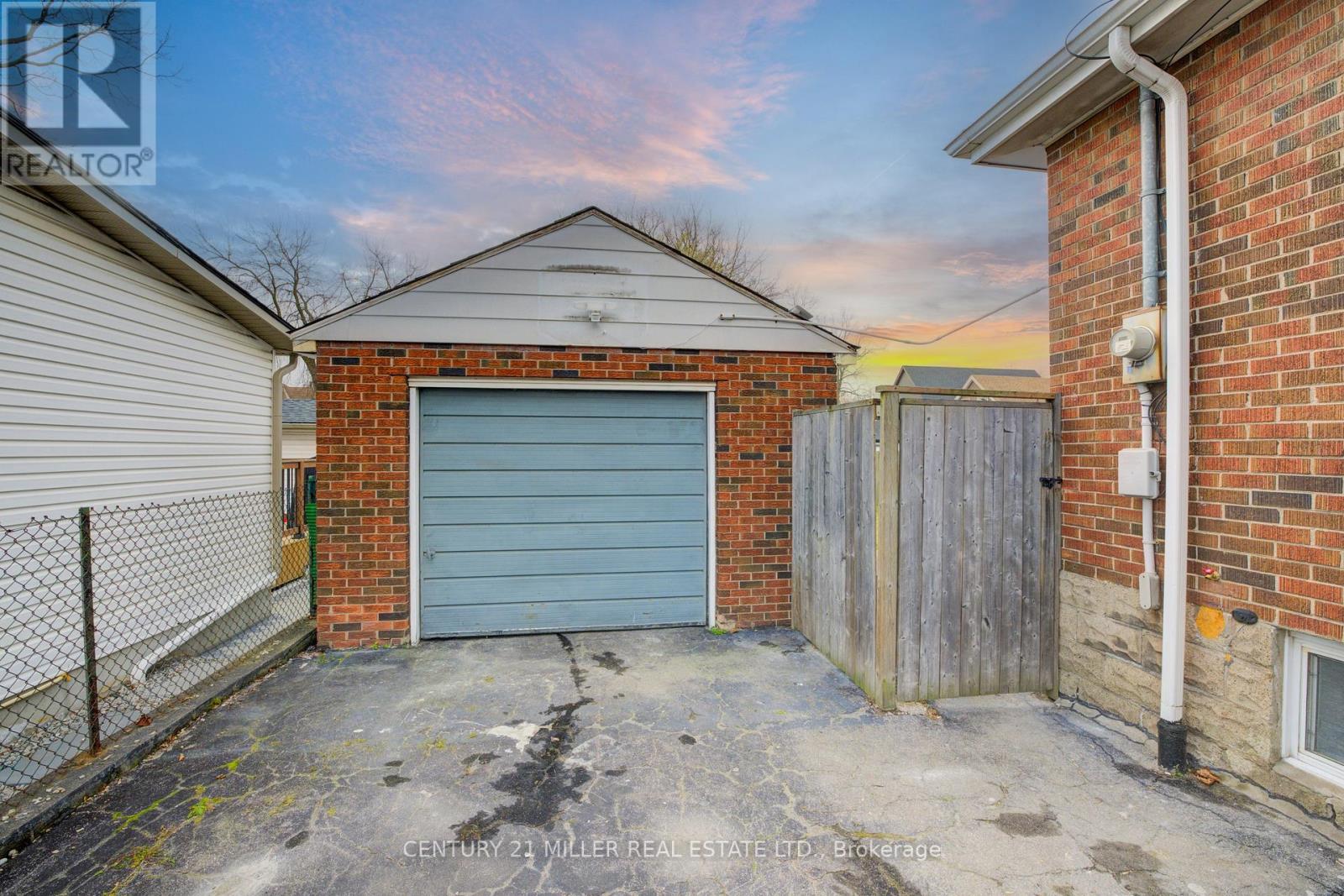 196 Queensdale Avenue E, Hamilton, Ontario  L9A 1K9 - Photo 31 - X12201058