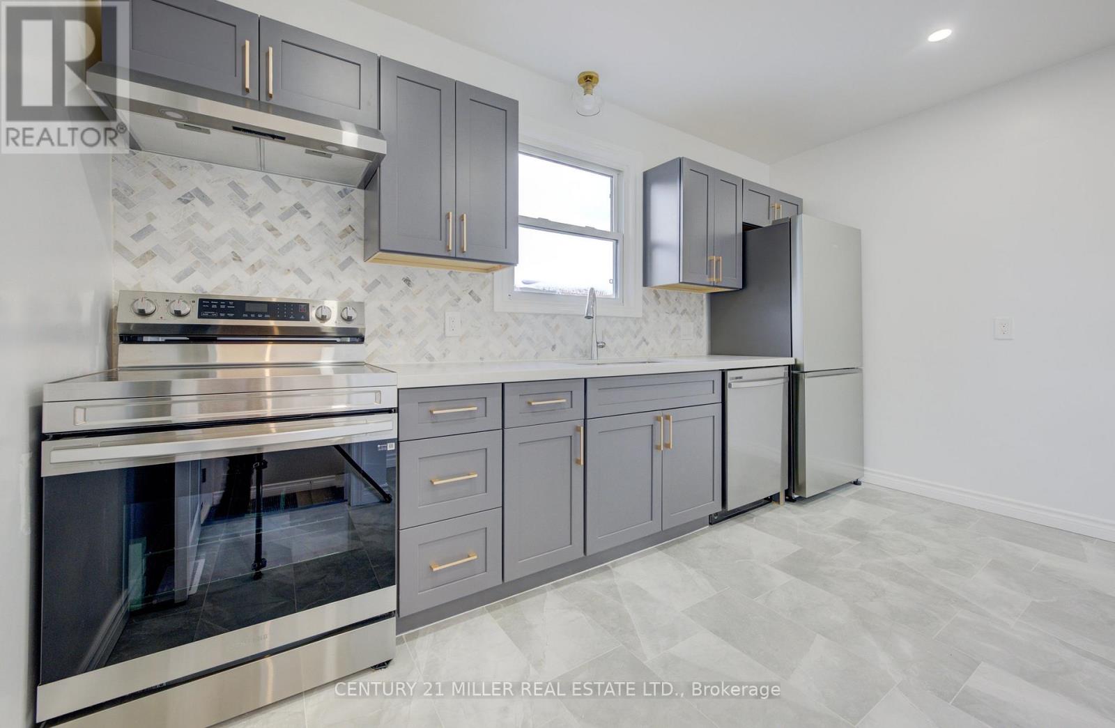 196 Queensdale Avenue E, Hamilton, Ontario  L9A 1K9 - Photo 9 - X12201058