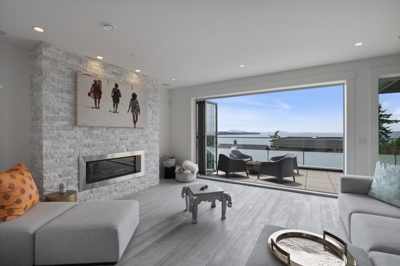 15374 Royal Avenue, White Rock, British Columbia  V4B 1M8 - Photo 4 - R3011702