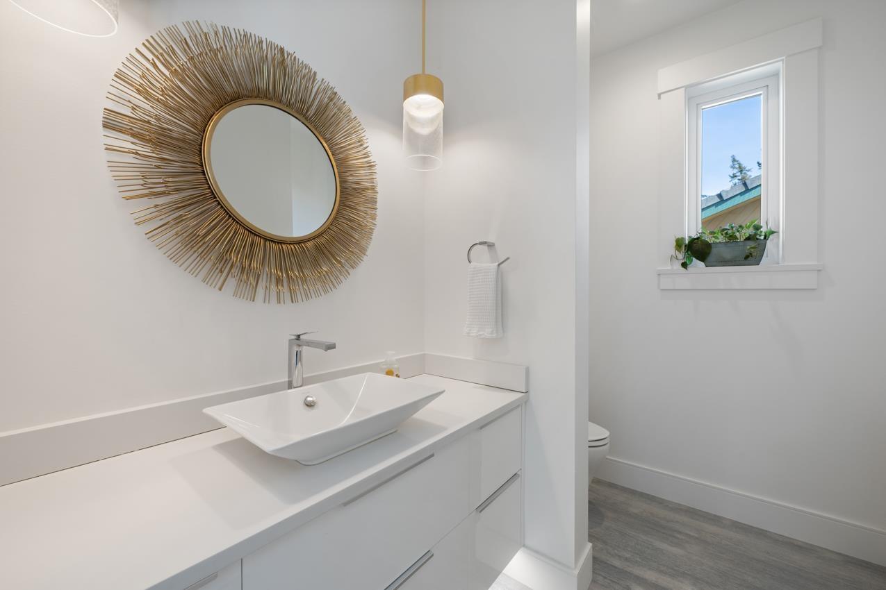 15374 Royal Avenue, White Rock, British Columbia  V4B 1M8 - Photo 25 - R3011702