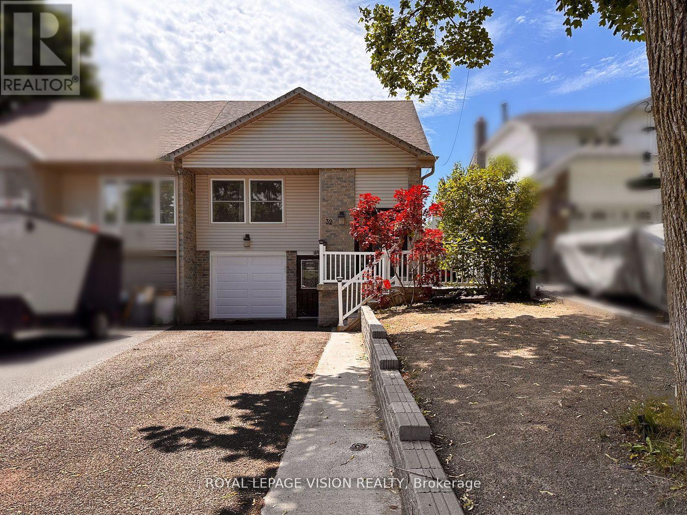 32 Goldring Drive, Whitby, Ontario  L1P 1C1 - Photo 2 - E12201107
