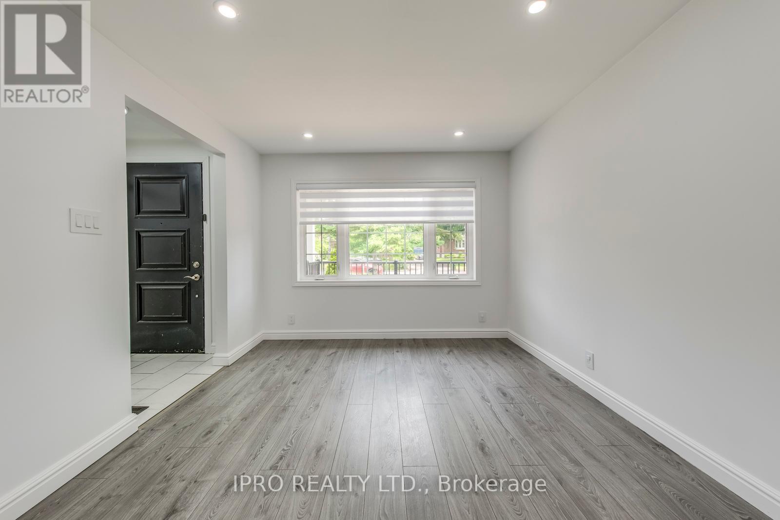 74 Rosemount Drive, Toronto (Ionview), Ontario  M1K 2X3 - Photo 5 - E12201114