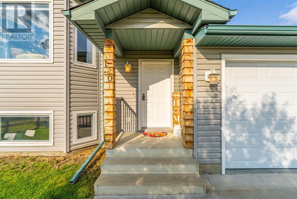 Property at 130 Meadowpark Drive image 3