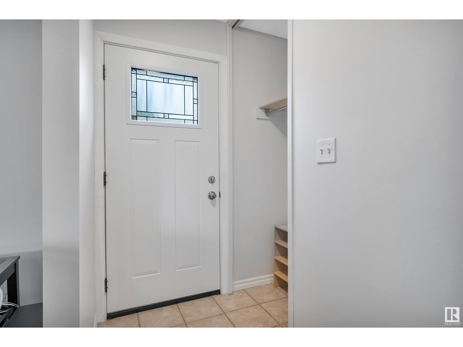 Property at 43 Meadowood CR image 2