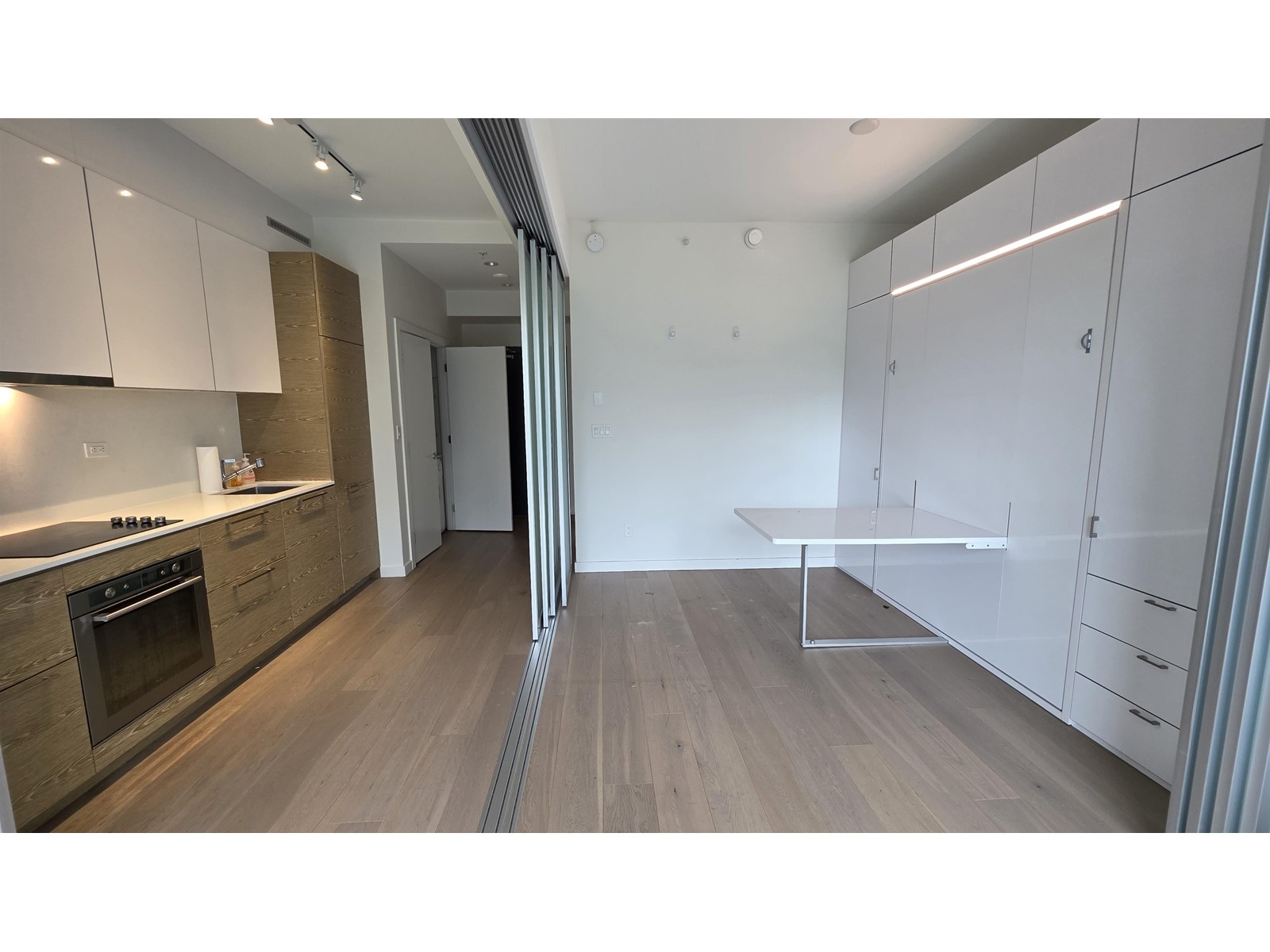 415 13438 CENTRAL AVENUE, Surrey, British Columbia