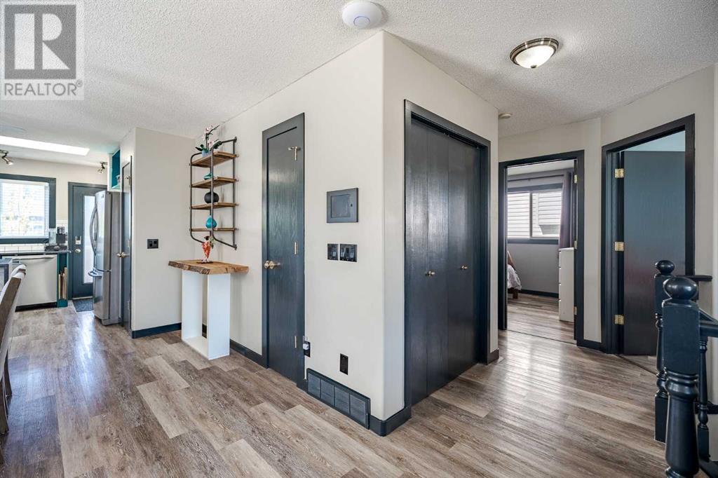 140 Stonegate Close Nw, Airdrie, Alberta  T4B 2V2 - Photo 6 - A2223476