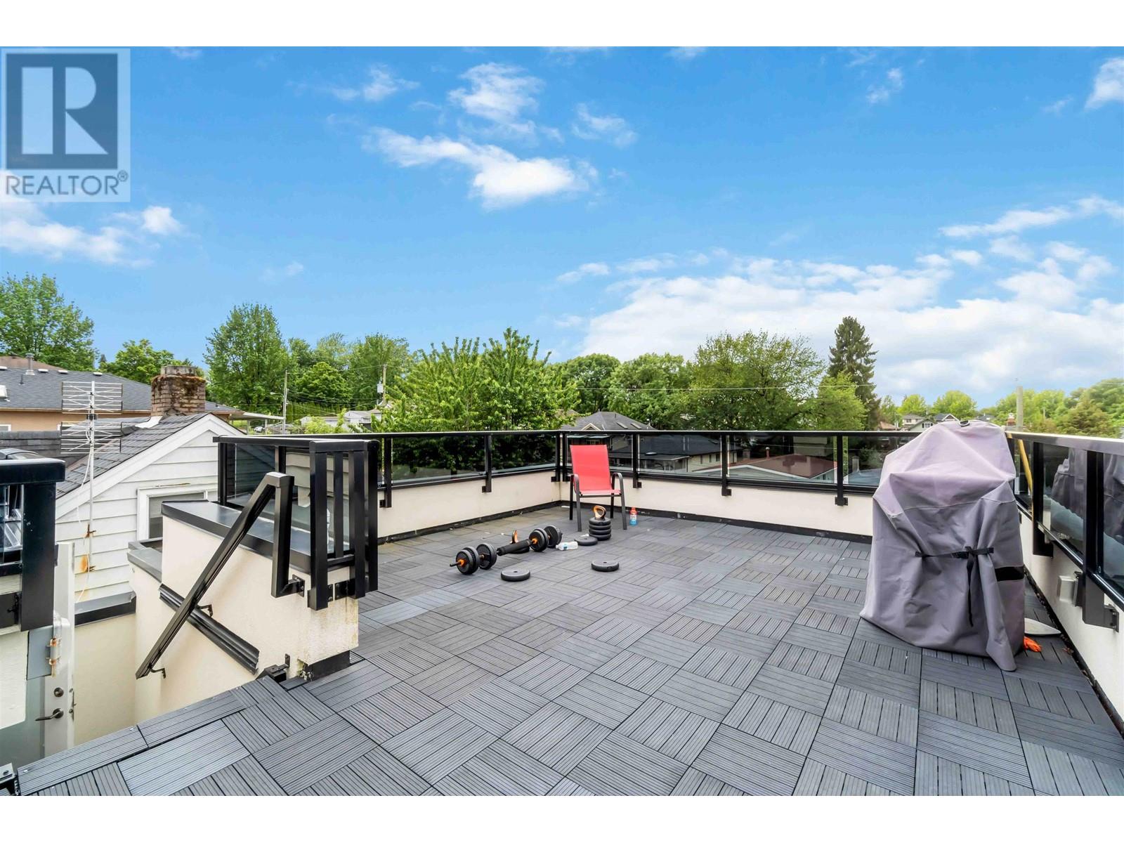 Listing Picture 11 of 16 : 4841 DUMFRIES STREET, Vancouver / 溫哥華 - 魯藝地產 Yvonne Lu Group - MLS Medallion Club Member