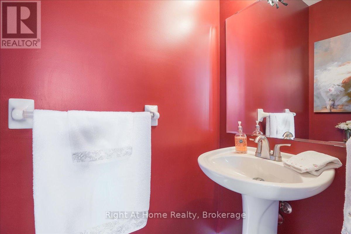 122 Hawkswood Drive, Kitchener, Ontario  N2K 4J4 - Photo 20 - X12201208