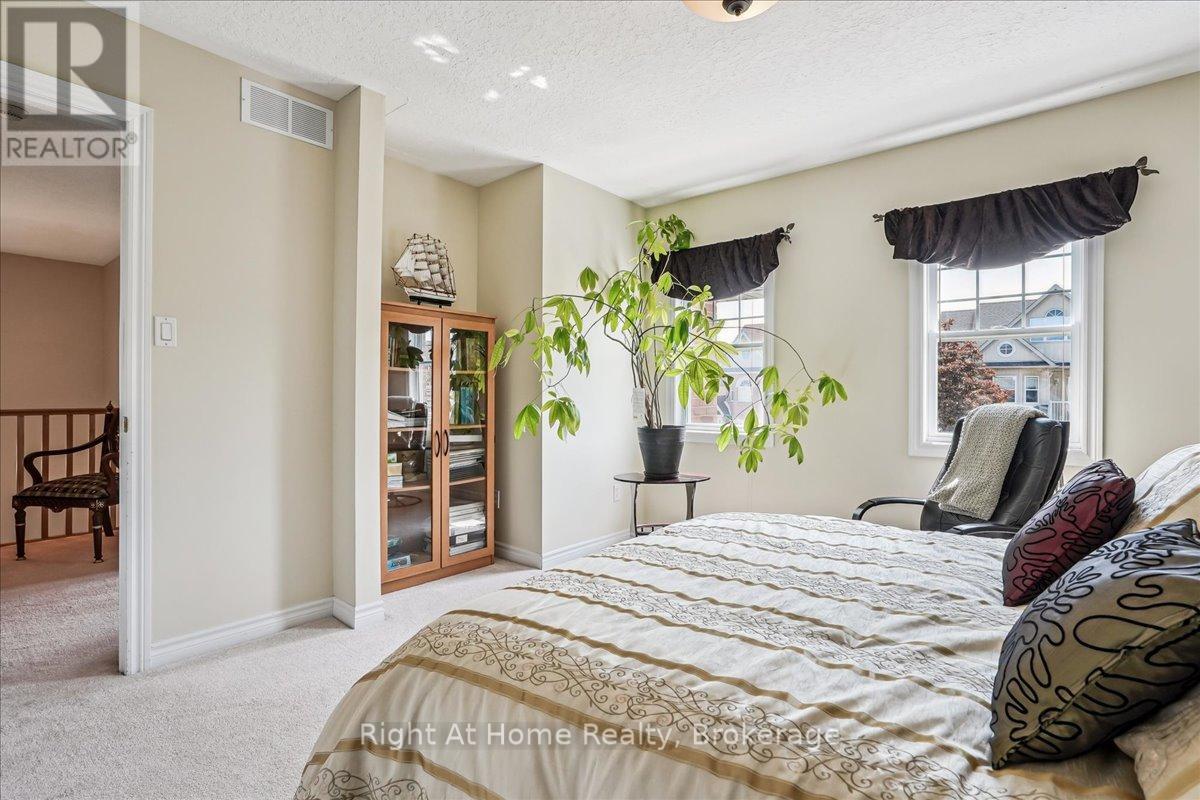 122 Hawkswood Drive, Kitchener, Ontario  N2K 4J4 - Photo 29 - X12201208