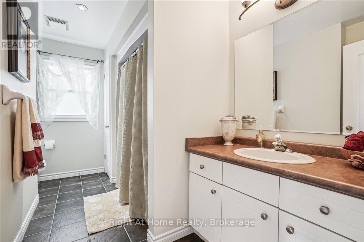 122 Hawkswood Drive, Kitchener, Ontario  N2K 4J4 - Photo 31 - X12201208