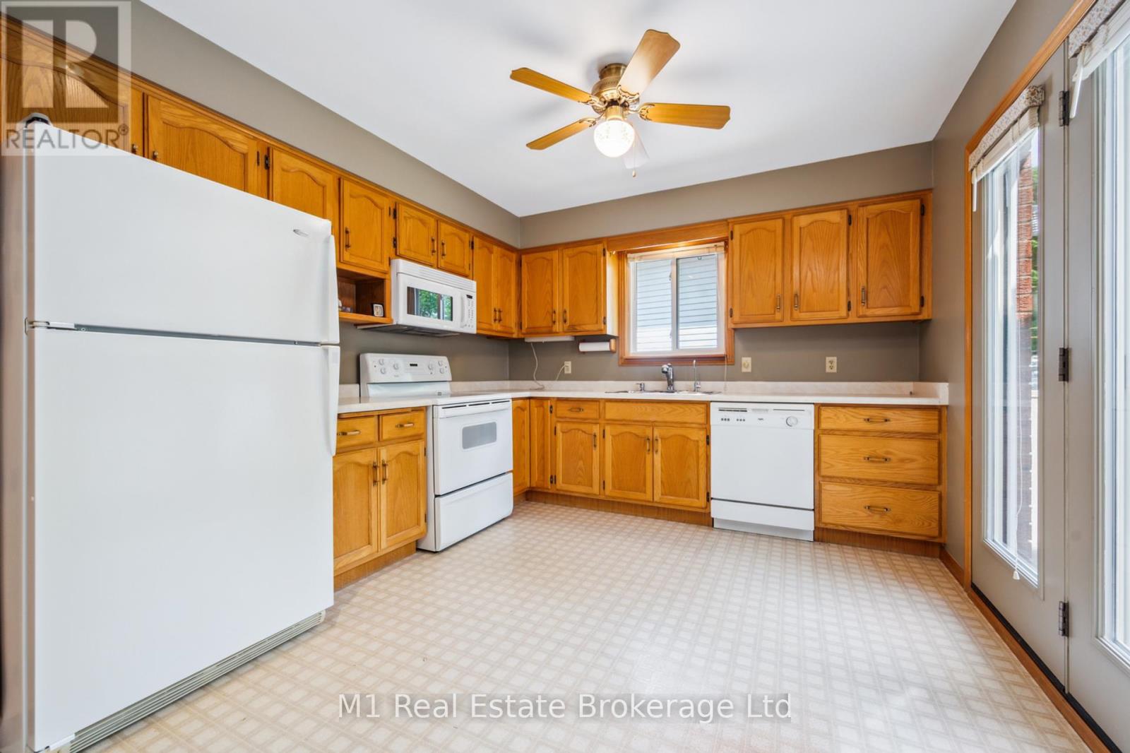 82 Crane Drive, Woolwich, Ontario  N3B 3J6 - Photo 15 - X12161310