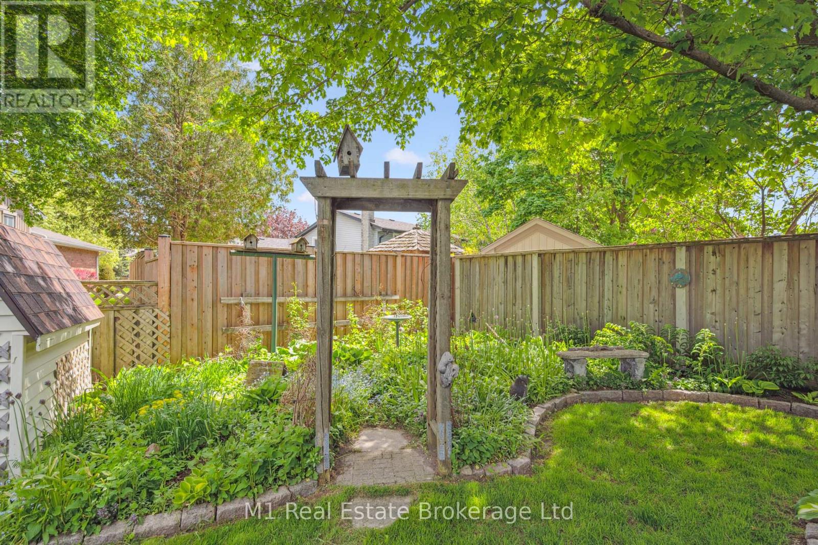 82 Crane Drive, Woolwich, Ontario  N3B 3J6 - Photo 2 - X12161310
