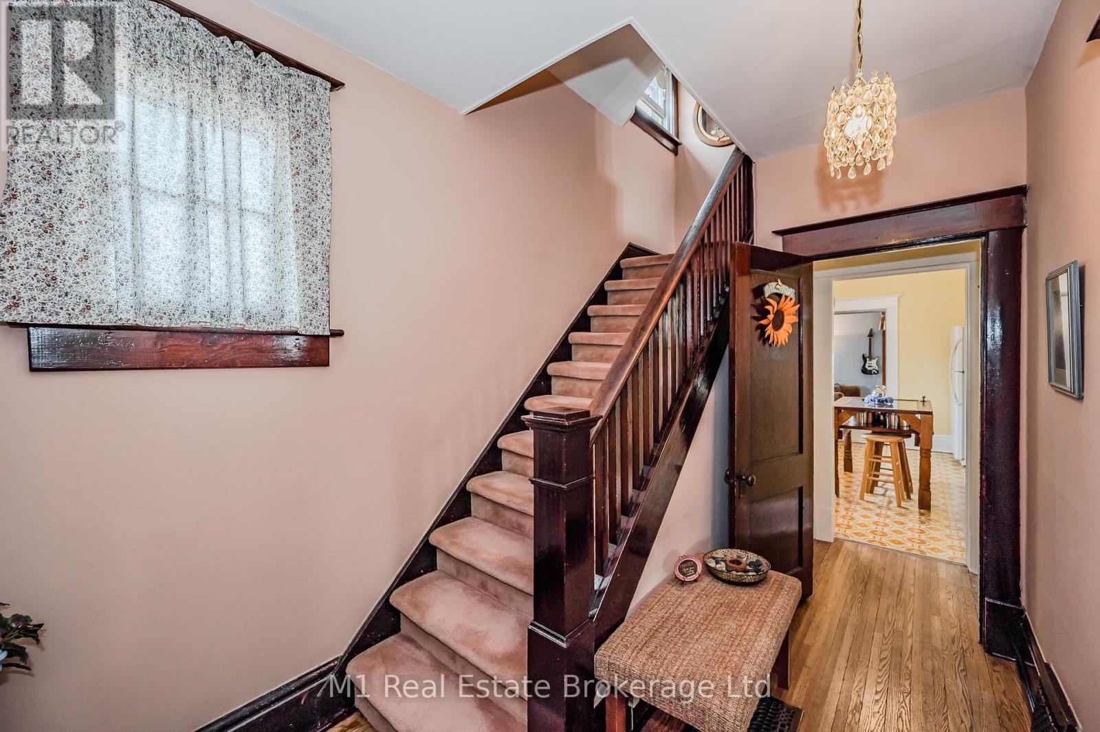 33 Verney Street, Guelph, Ontario  N1H 1N5 - Photo 10 - X12085503