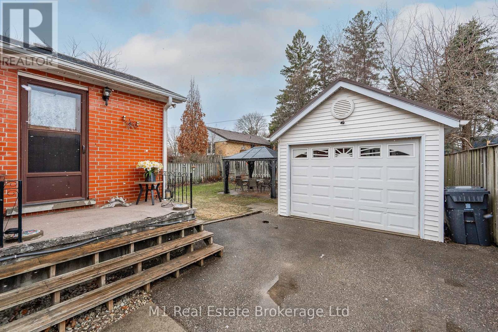 33 Verney Street, Guelph, Ontario  N1H 1N5 - Photo 36 - X12085503