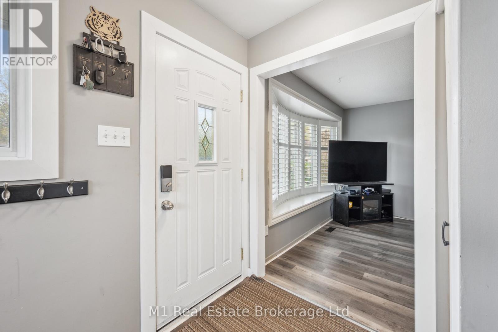 83 Scott Road, Cambridge, Ontario  N3C 2X6 - Photo 7 - X12126441