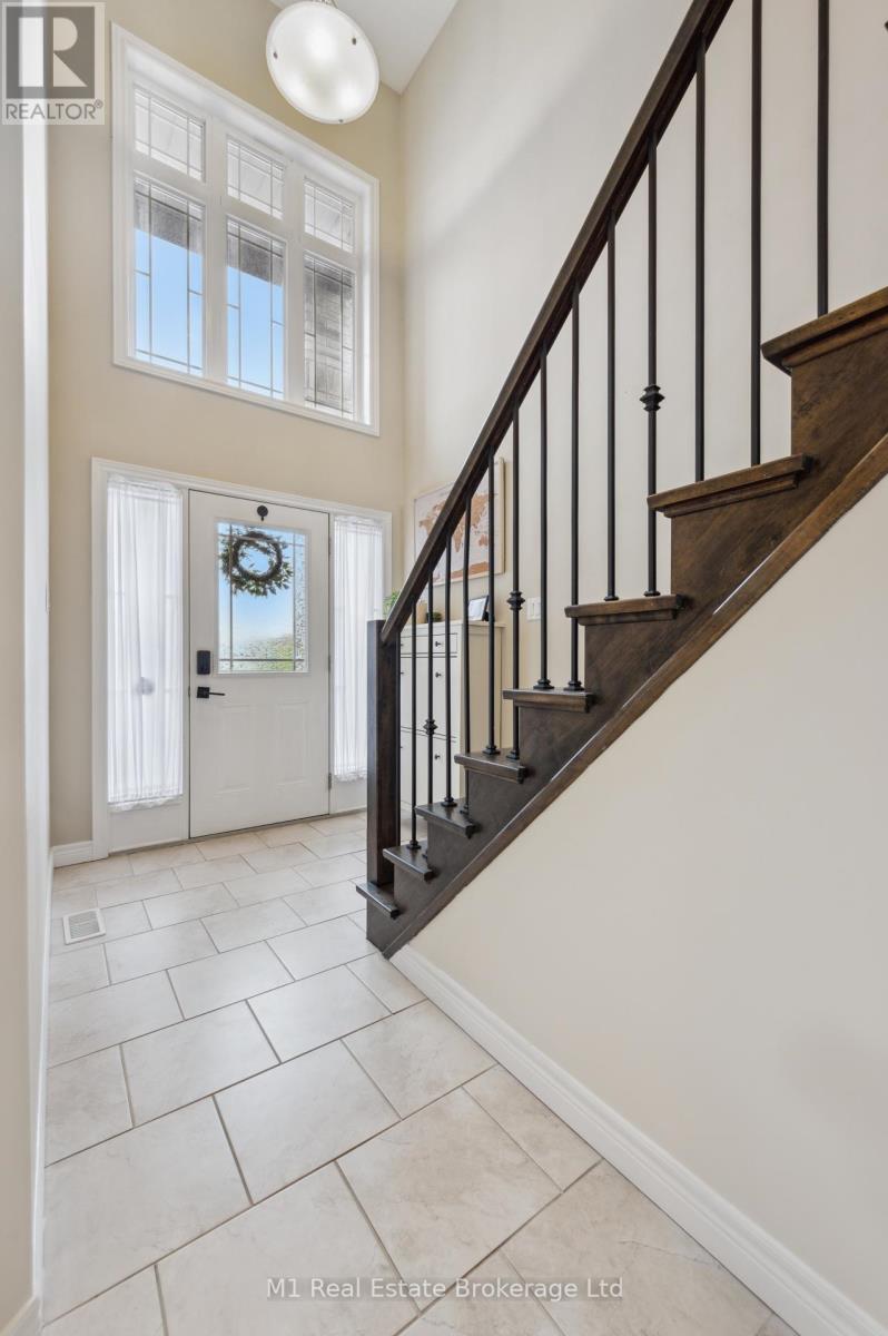 12 Oakes Court, Guelph, Ontario  N1E 0J6 - Photo 9 - X12168983