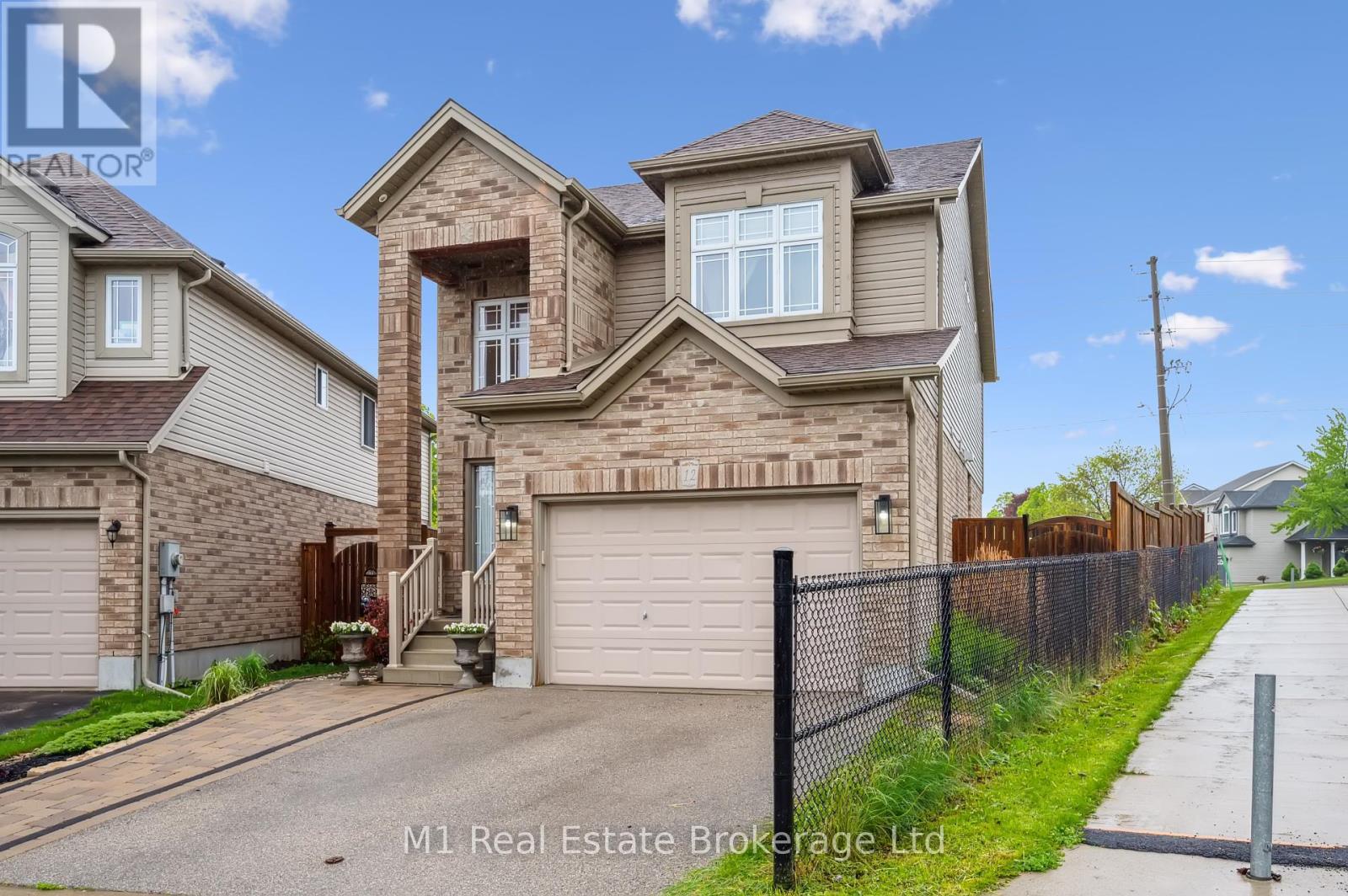 12 Oakes Court, Guelph, Ontario  N1E 0J6 - Photo 6 - X12168983