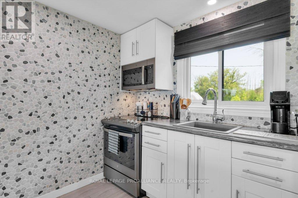 20 Rodgers Road, Quinte West, Ontario K0K 2C0 - Photo 13 - X12195460