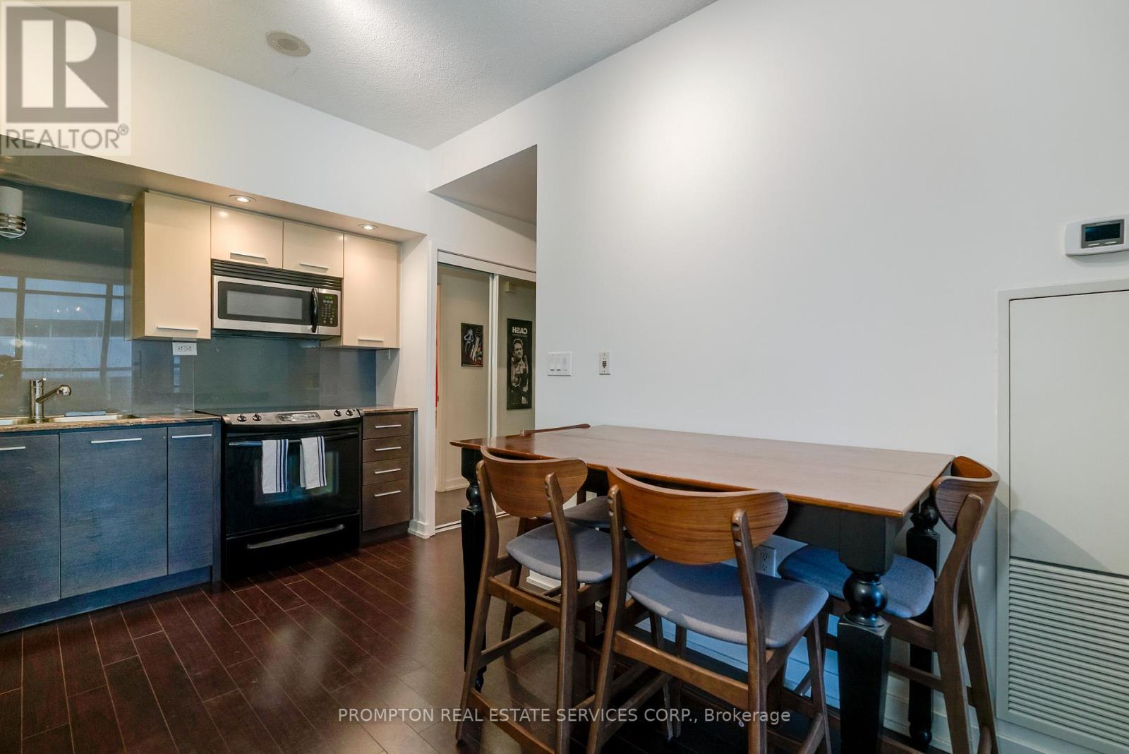 205 - 8 Telegram Mews, Toronto, Ontario  M5V 3Z5 - Photo 5 - C12178427