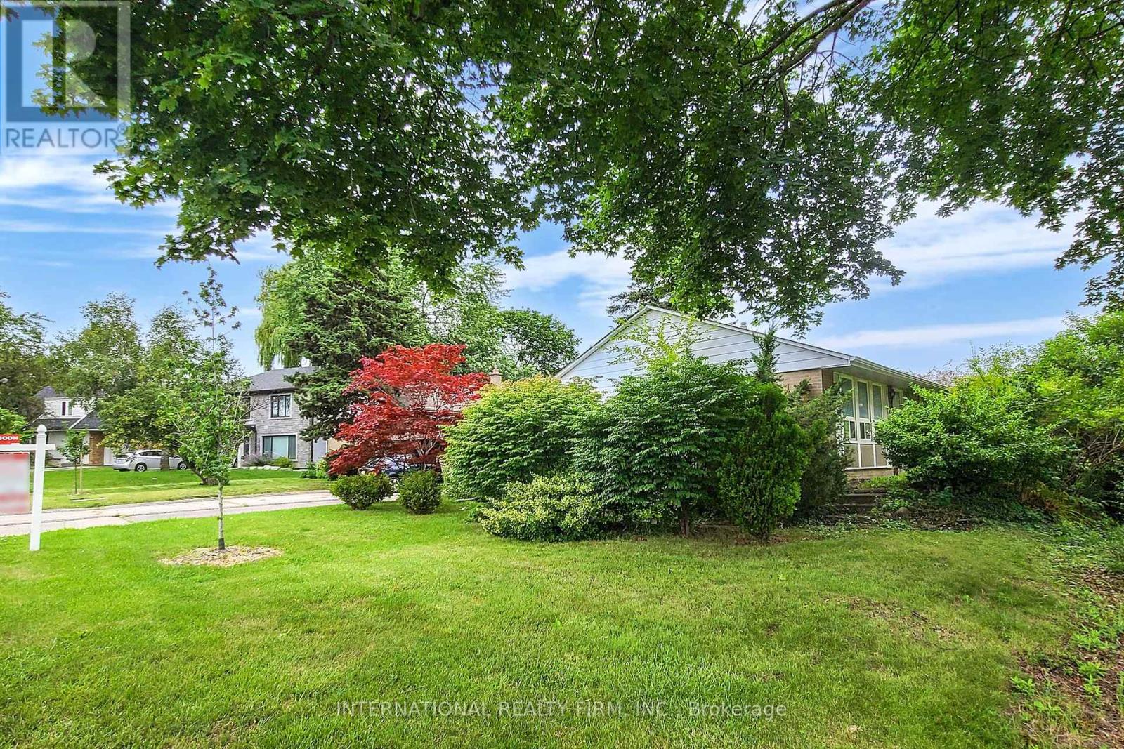 12 Briarfield Drive, Toronto, Ontario  M3B 1B3 - Photo 13 - C12201128
