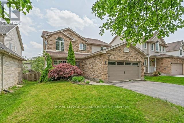 Photo 2 of 50 for 116 Cedarwood Crescent