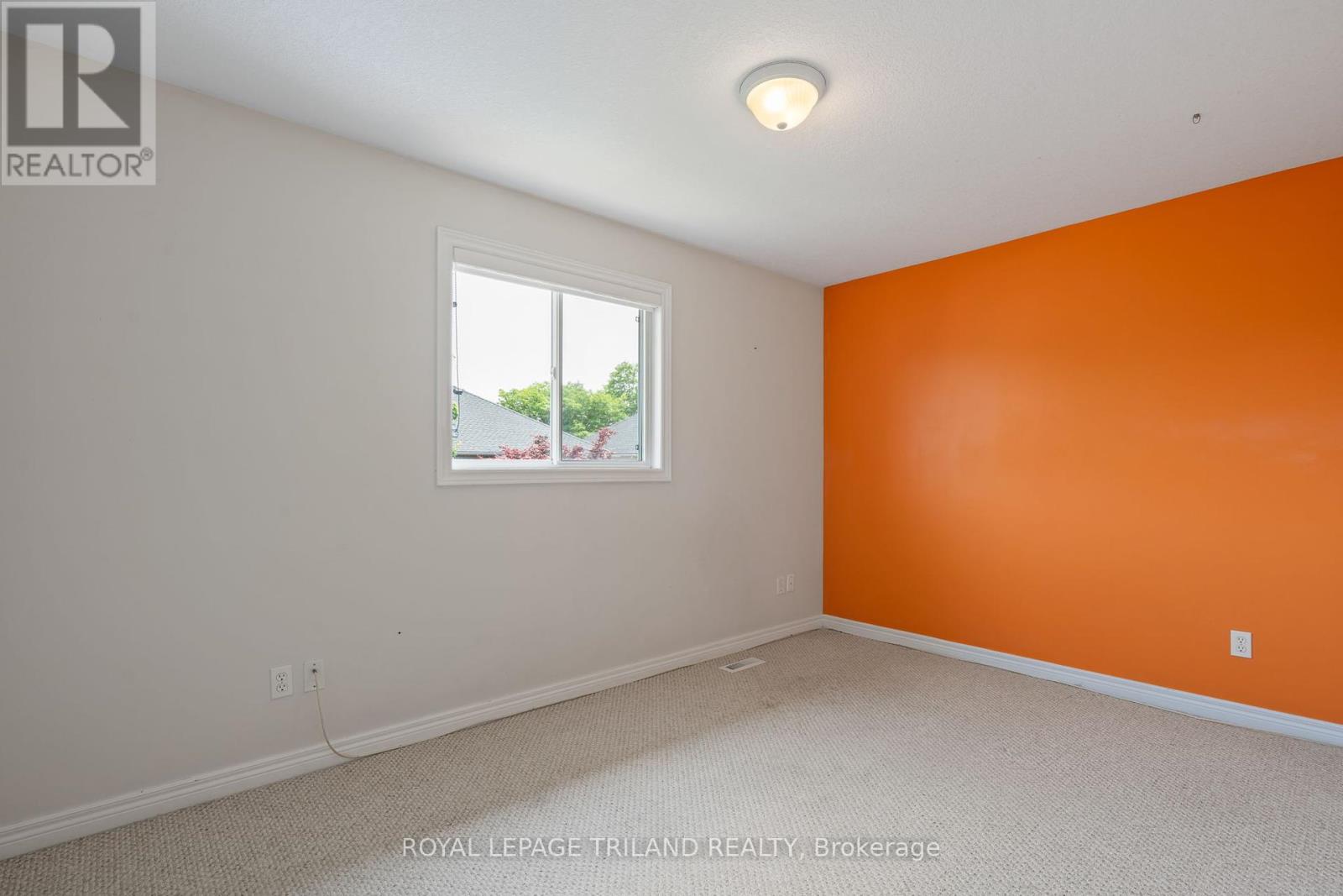 Photo 27 of 50 for 116 Cedarwood Crescent