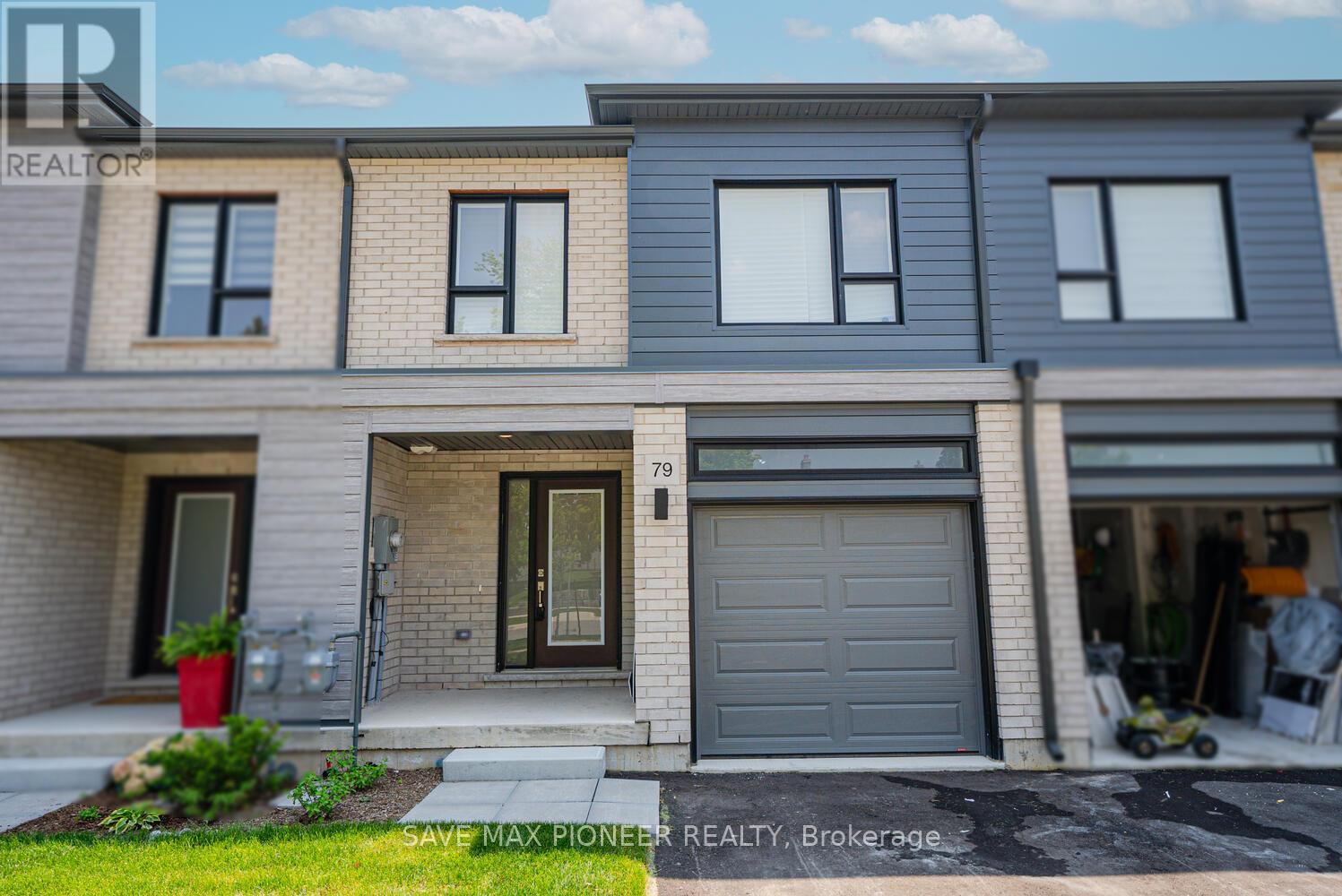 79 Queensbrook Crescent, Cambridge, Ontario  N2B 1L3 - Photo 3 - X12201135