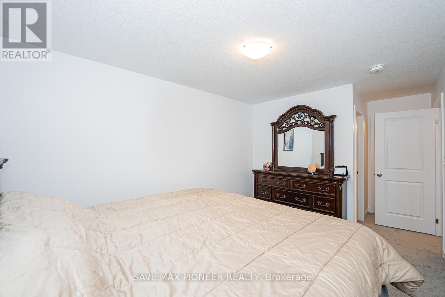 79 Queensbrook Crescent, Cambridge, Ontario  N2B 1L3 - Photo 23 - X12201135