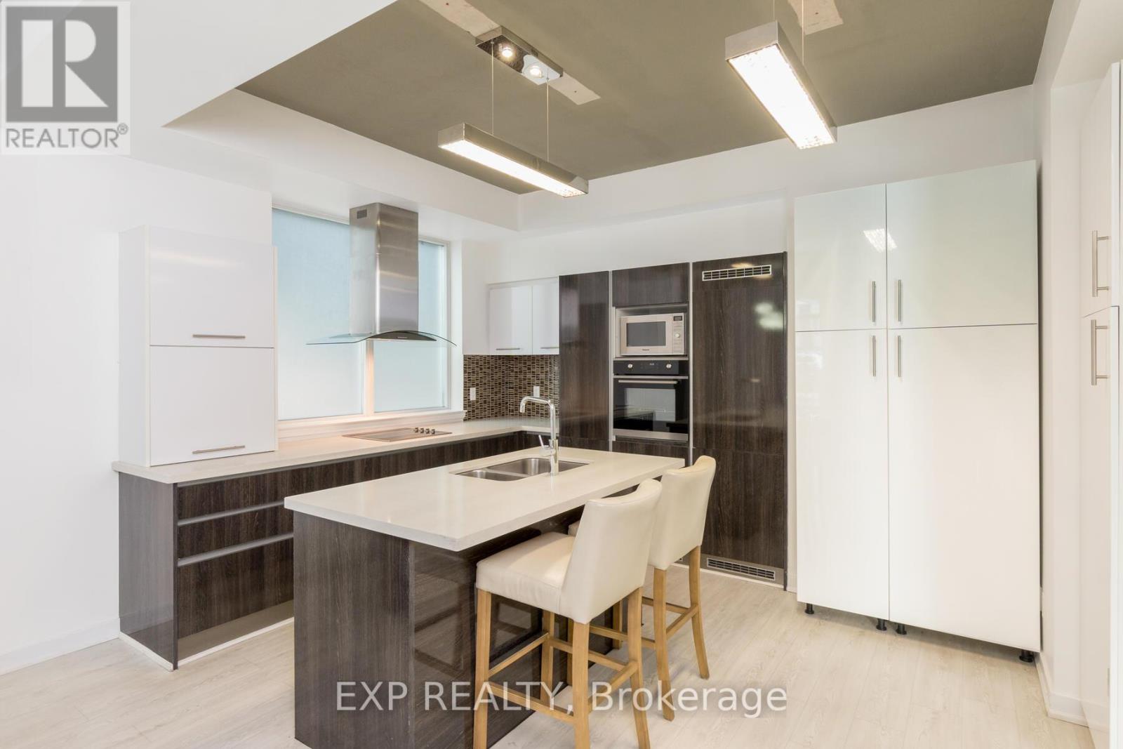 Th 3 - 220 George Street, Toronto, Ontario  M5A 2N1 - Photo 5 - C12189314