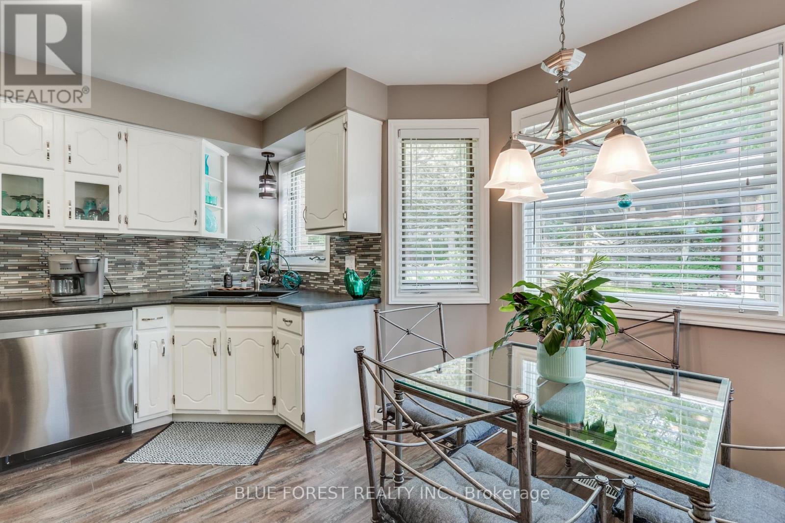 14 Eric Drive, Thames Centre, Ontario  N0L 1G1 - Photo 8 - X12201192