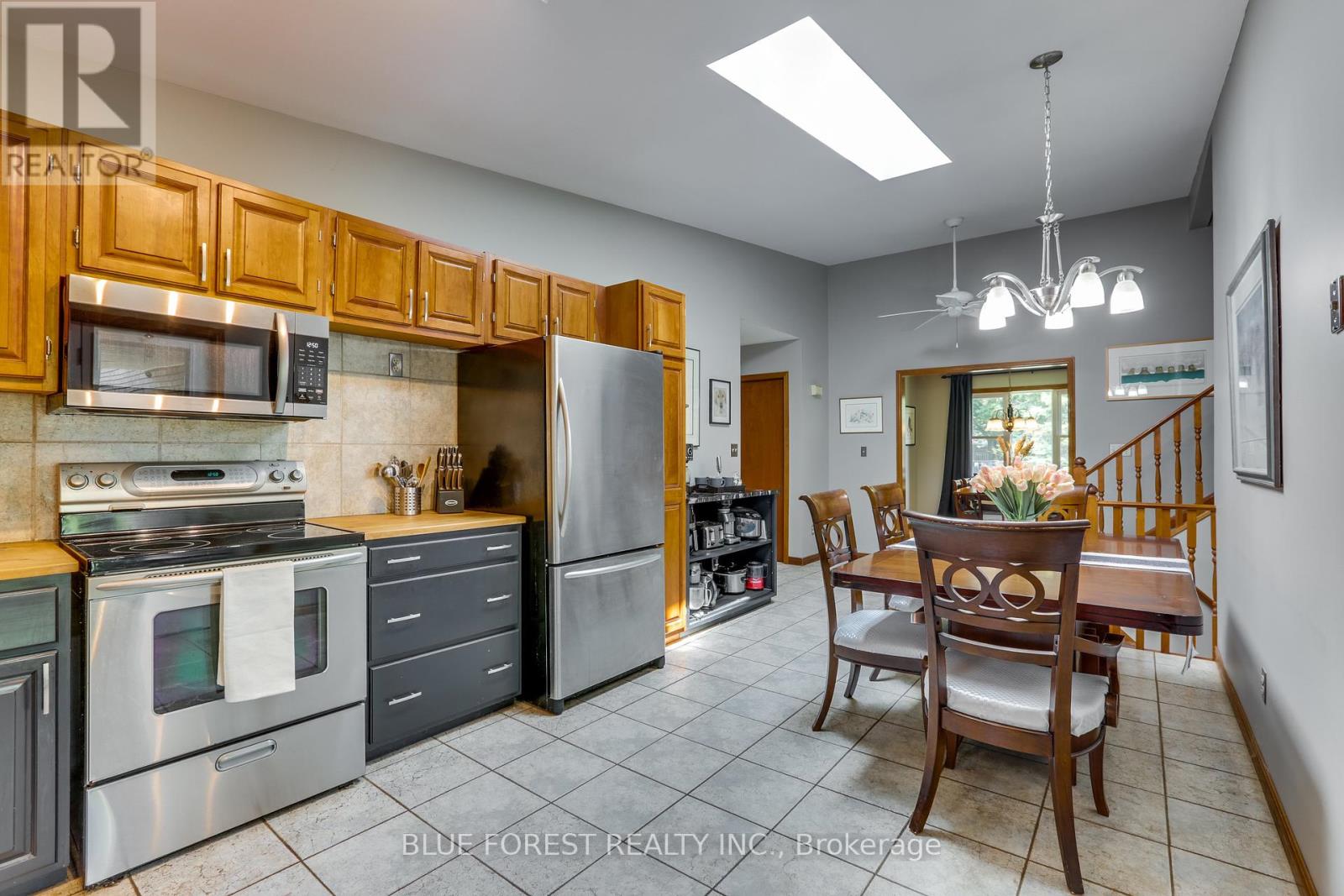 186 Scarlett Circle, Thames Centre, Ontario  N0L 1G3 - Photo 11 - X12201217