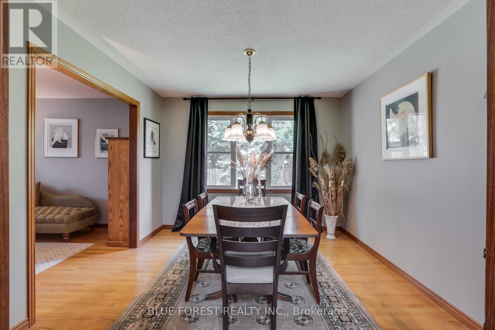 186 Scarlett Circle, Thames Centre (Dorchester), Ontario  N0L 1G3 - Photo 8 - X12201217