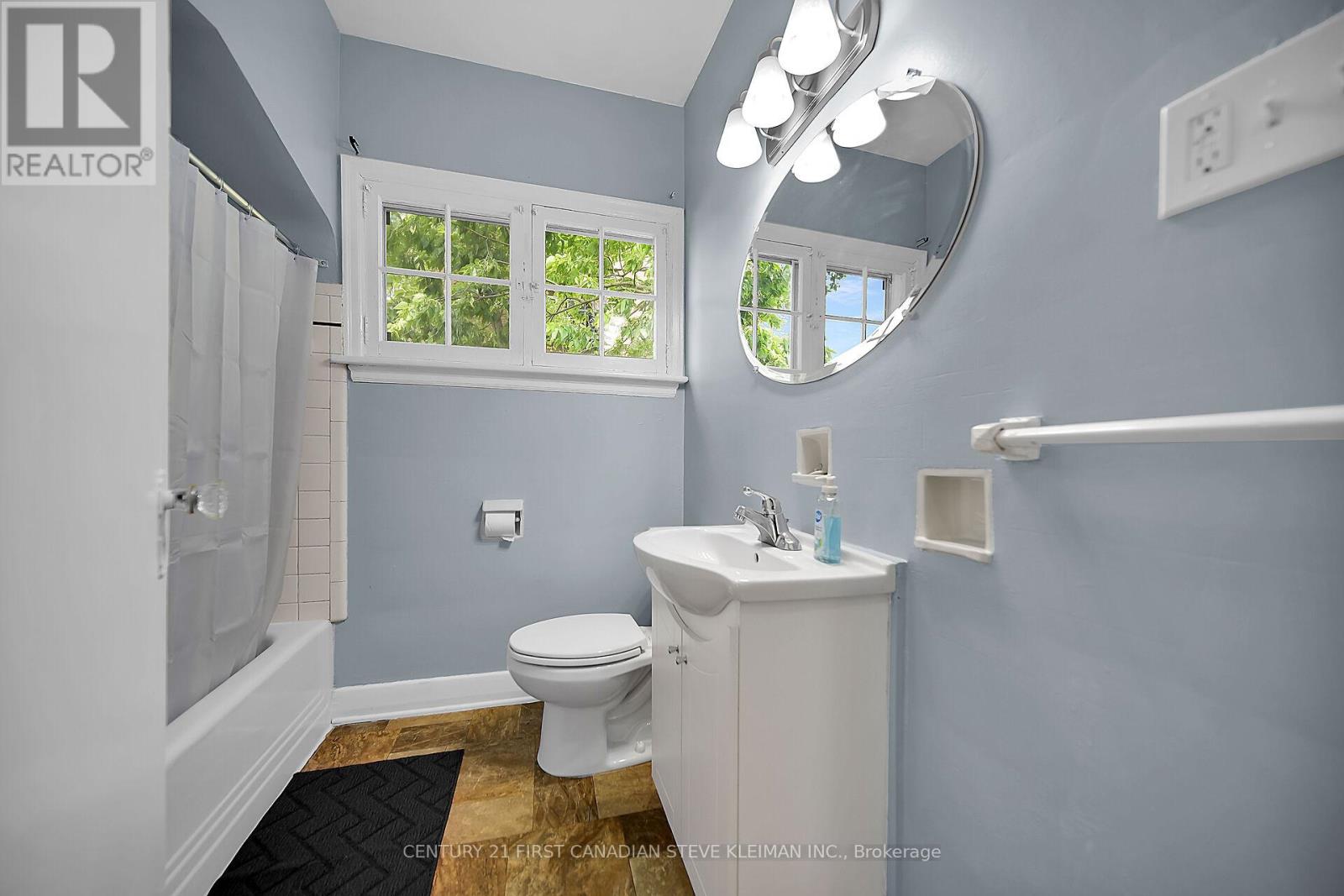 427 Grey Street, London East, Ontario  N6B 1H1 - Photo 16 - X12201224