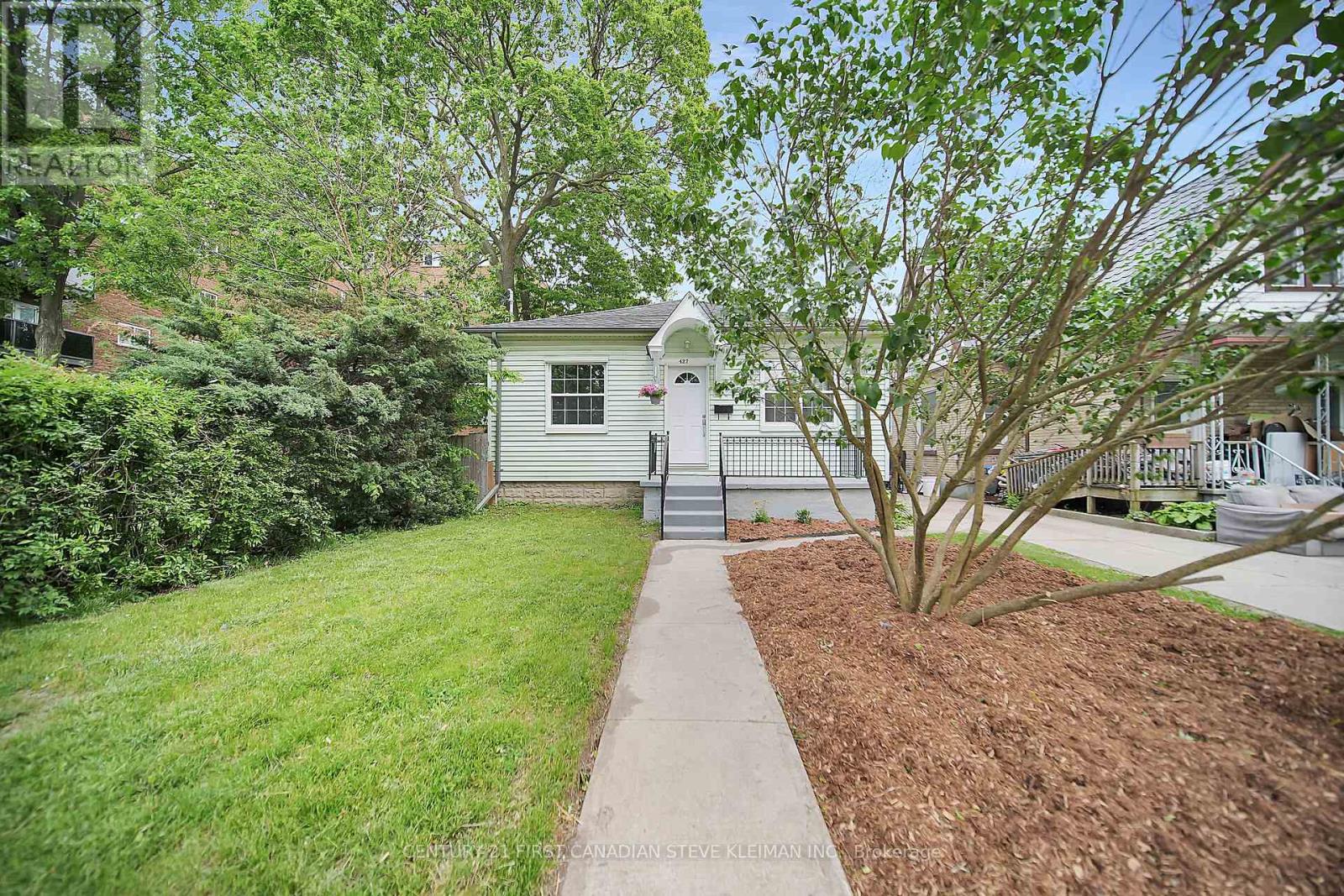 427 Grey Street, London East, Ontario  N6B 1H1 - Photo 2 - X12201224