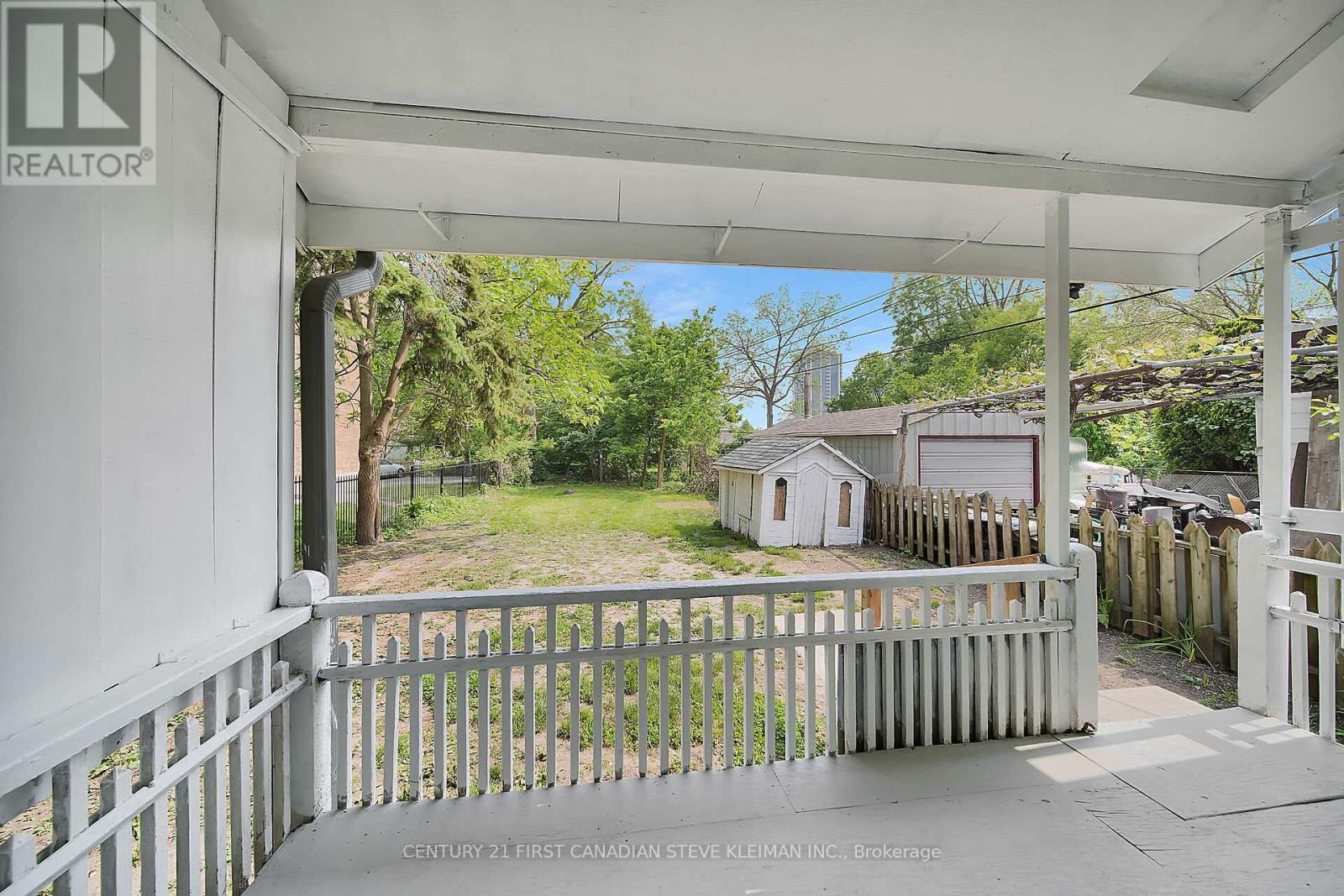 427 Grey Street, London East, Ontario  N6B 1H1 - Photo 25 - X12201224