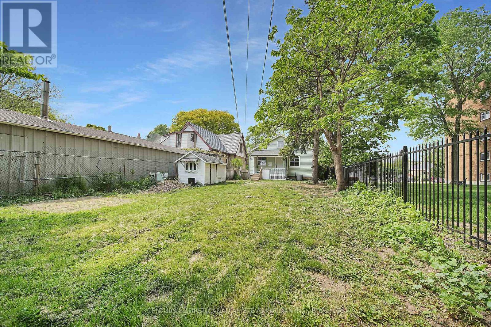 427 Grey Street, London East, Ontario  N6B 1H1 - Photo 29 - X12201224