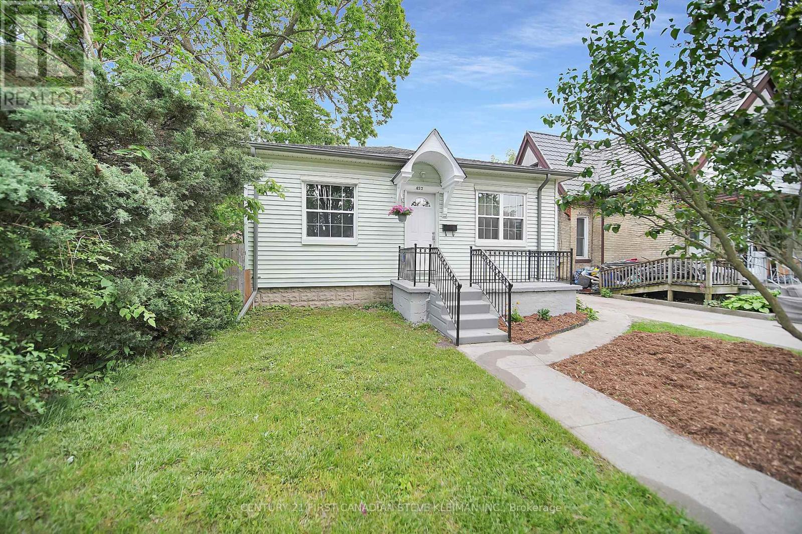 427 Grey Street, London East, Ontario  N6B 1H1 - Photo 4 - X12201224