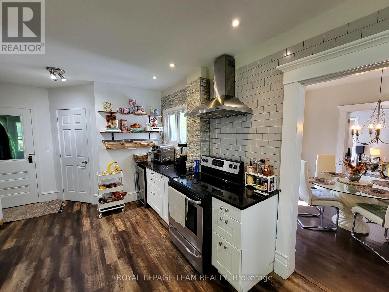 16 Peter Street S, North Glengarry, Ontario  K0C 1T0 - Photo 6 - X12201186