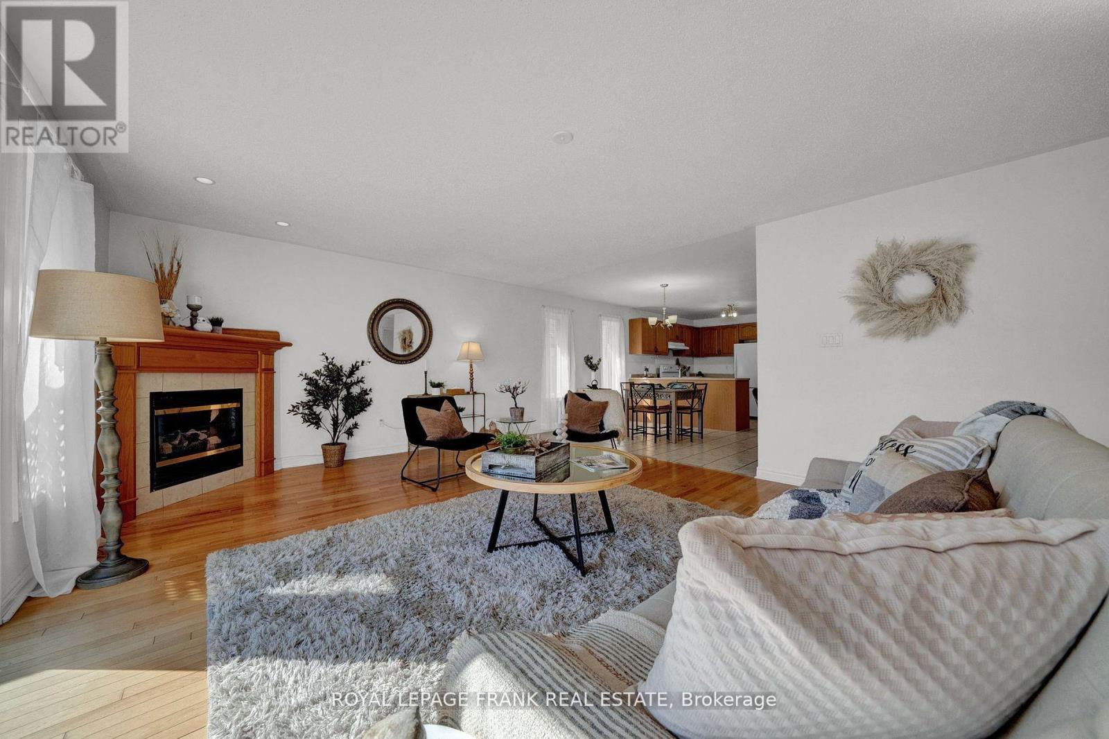 45 Valleycrest Drive, Clarington, Ontario  L1E 1H8 - Photo 10 - E12201251