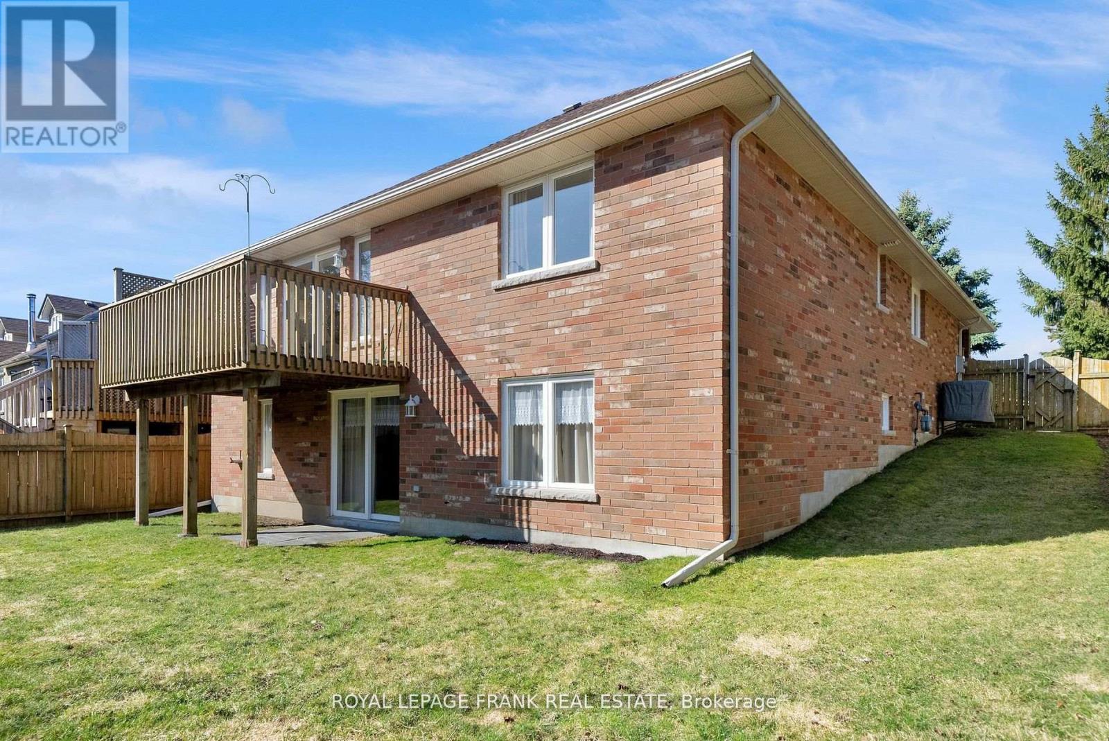 45 Valleycrest Drive, Clarington (Courtice), Ontario  L1E 1H8 - Photo 23 - E12201251