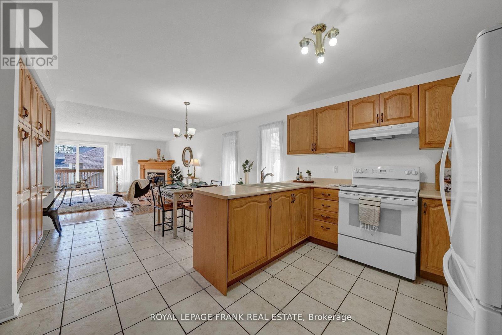 45 Valleycrest Drive, Clarington (Courtice), Ontario  L1E 1H8 - Photo 8 - E12201251