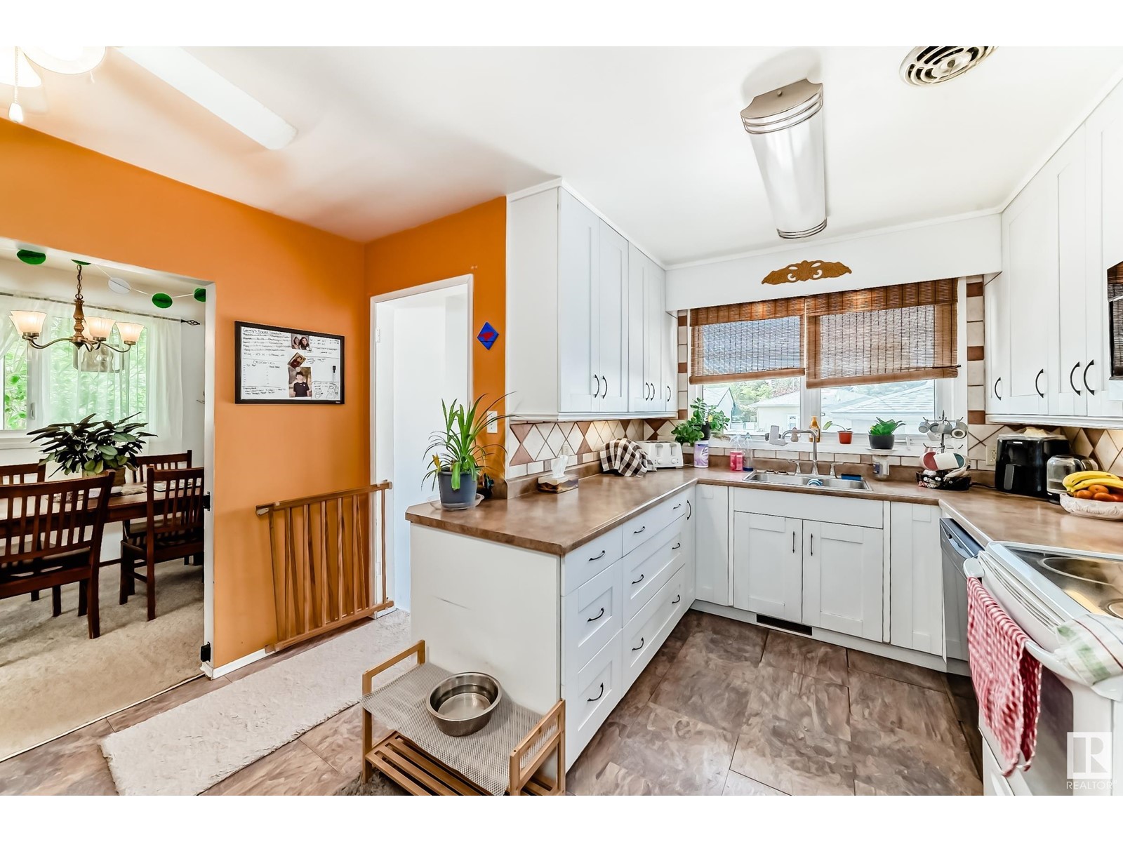 Property at 13540 119 ST NW image 3